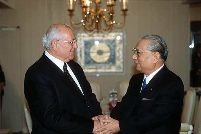 Ikeda’s friendship with former Soviet President Mikhail Gorbachev has blossomed since 1990