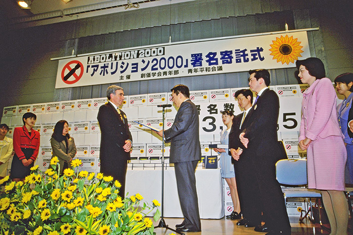 Soka Gakkai volunteers, mainly youth, collected some 13 million signatures for the global antinuclear campaign, Abolition 2000.