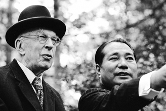 British historian Arnold Toynbee and Ikeda during their dialogue in London in 1972