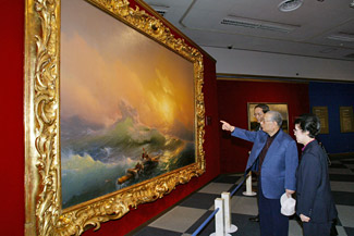 Ikeda en el Museo de Bellas Artes Fuji de Tokio (2003)