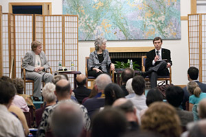 Nel Noddings, Virginia Benson y Jim Garrison Público y panelistas Clausura