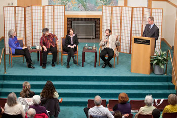 De izq. a der: Virginia Benson, Ann Diller, Bernice Lerner, Lou Marinoff y moderador