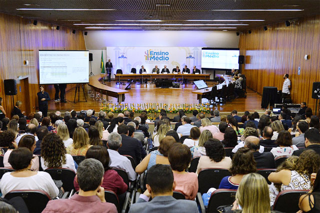 El presidente de la SGI recibe la Orden Nacional del Mérito Educativo de Brasil